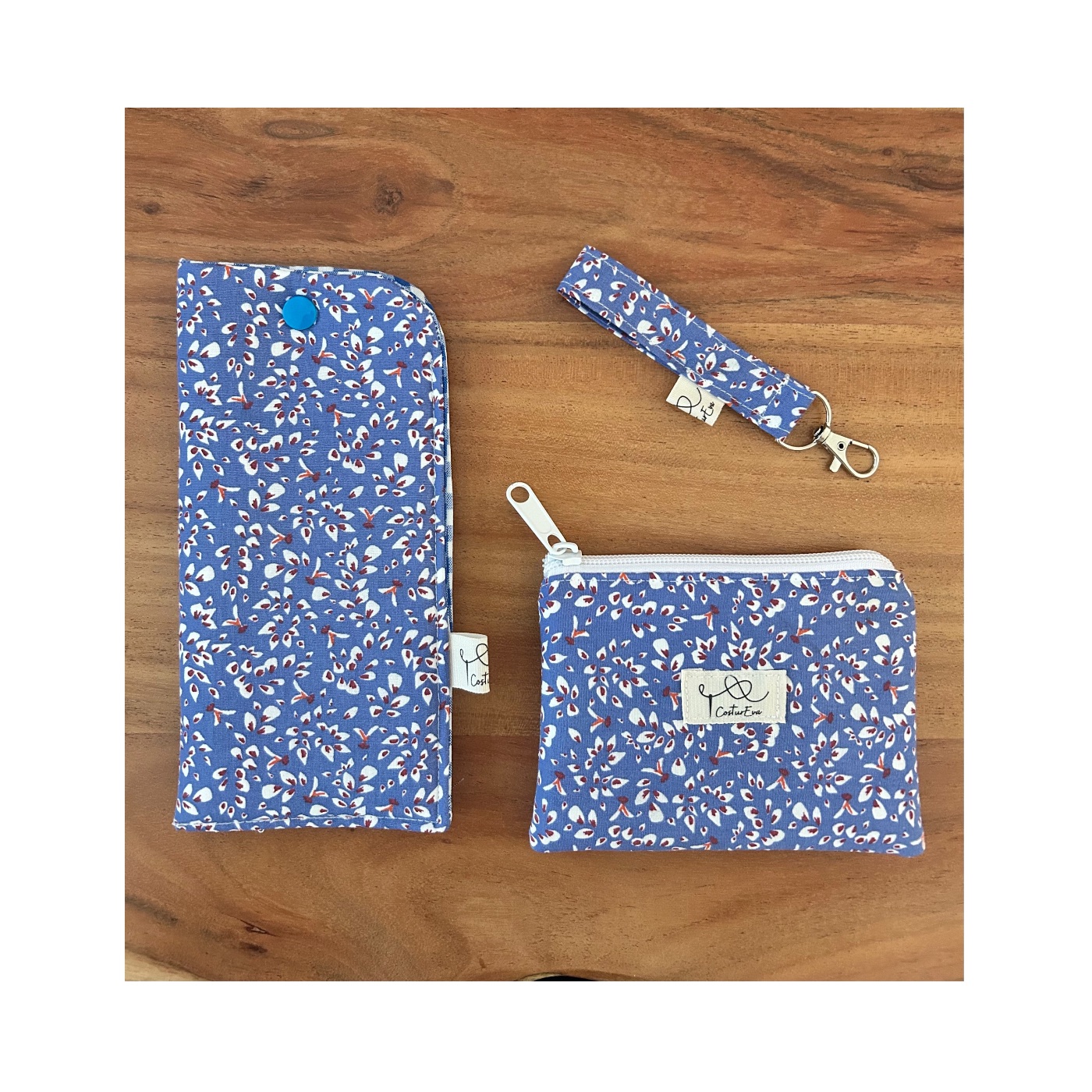 Conjunto monedero, funda de gafas y llavero